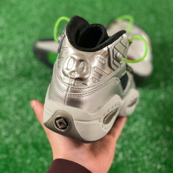 NEW Reebok Question Minions Gru's Lab FW7548 Silver Black Multiple Sizes - Picture 4 of 11